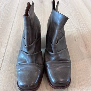 Kork Ease gray leather bootie